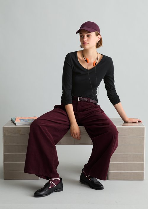 Slim-fit long-sleeve shirt — Black