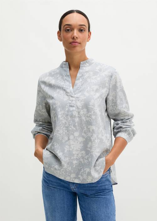 Loose-fitting printed blouse Light Blue in front view