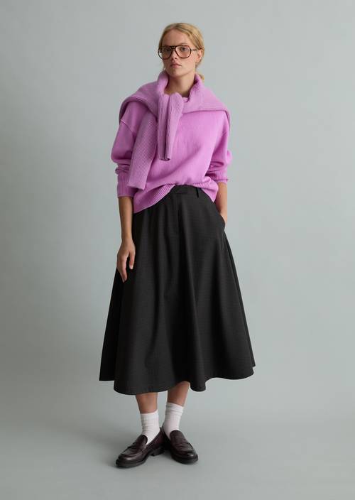 Pull en maille mérinos oversize Smoky Grape en vue de face