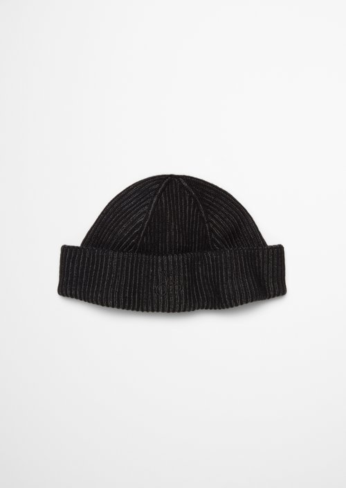 Knitted hat — Black