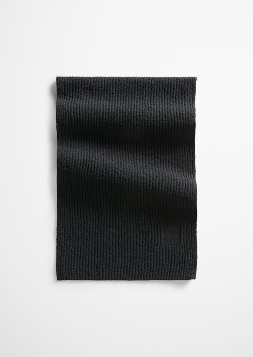 Knitted Scarf — Black