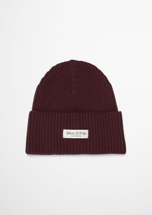 Knitted hat — Black Cherry