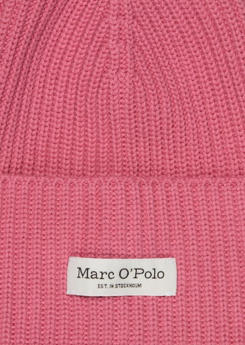 Knitted hat — Berry Rose