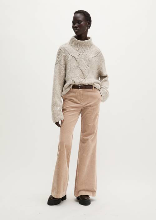 Pantalon en velours côtelé évasé Earthy Taupe en vue de face