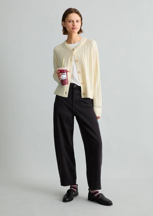 Zopfstrick-Cardigan oversized White Blush in Frontalansicht