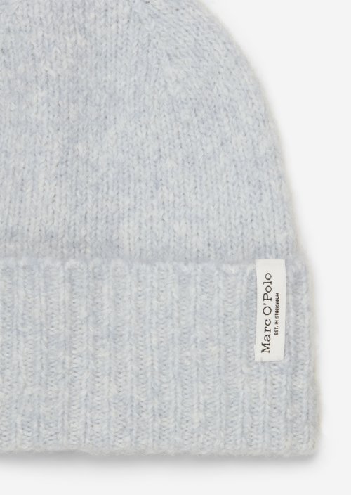 Knitted hat — Light Blue