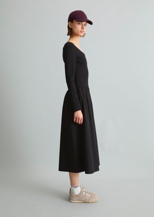 Flared jersey dress — Black