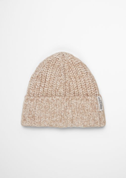 Knitted hat — Light Brown