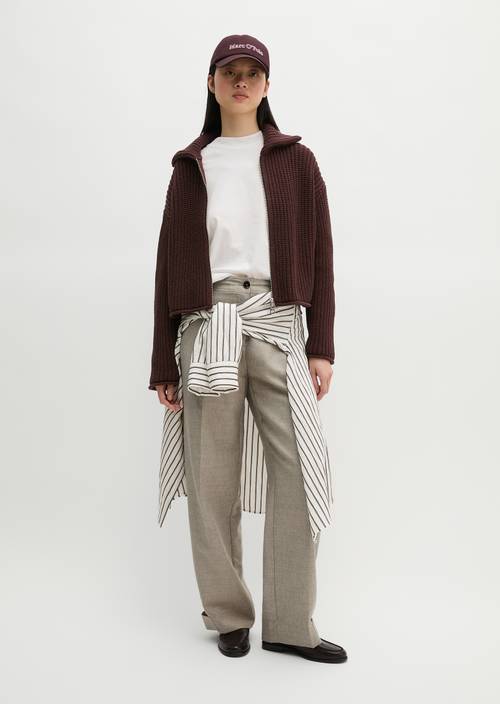 Zip cardigan loose Black Cherry in front view