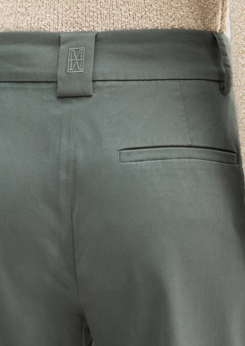 Pantalon modèle Mea straight Foggy Blue en vue détaillée
