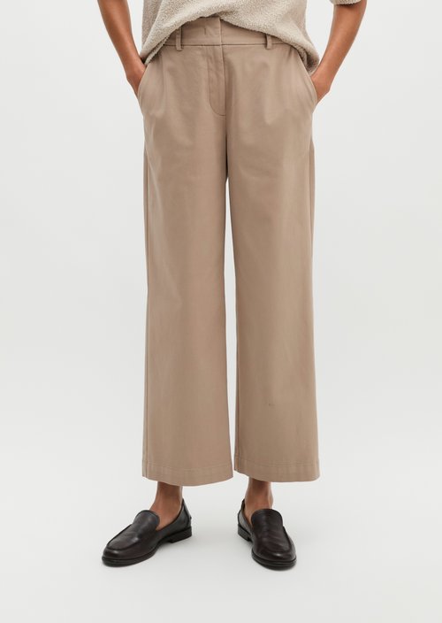 Pants model Mea straight — Earthy Taupe