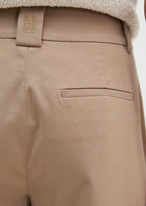 Pants model Mea straight — Earthy Taupe