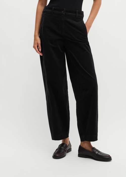 Fine cord trousers model Minu barrel — Black