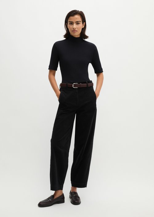Fine cord trousers model Minu barrel — Black