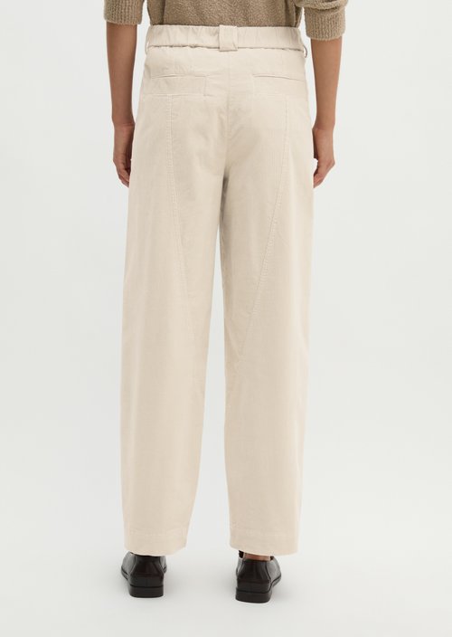 Fine cord trousers model Minu barrel — Linen Beige