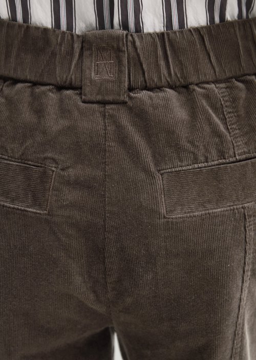 Fine cord trousers model Minu barrel — Brown