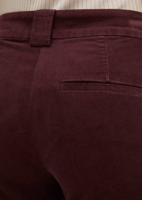 Pantalon modèle Marthe flared Deep Plum en vue détaillée