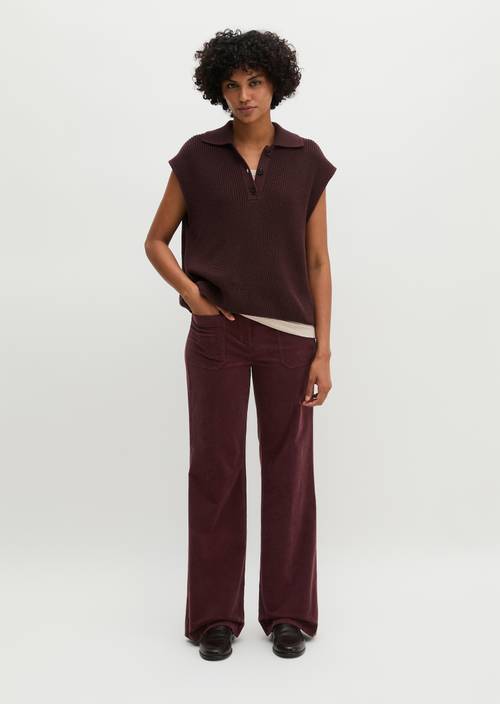 Pantalon modèle Marthe flared Deep Plum en vue de face
