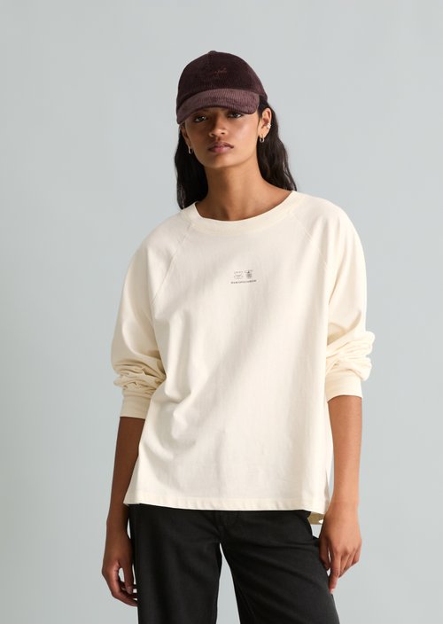 Relaxed college-style long-sleeve shirt — White Blush