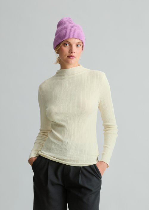 Slim-Fit Ribbed Long-Sleeve Shirt — White Blush