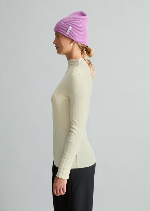 Slim-Fit Ribbed Long-Sleeve Shirt — White Blush