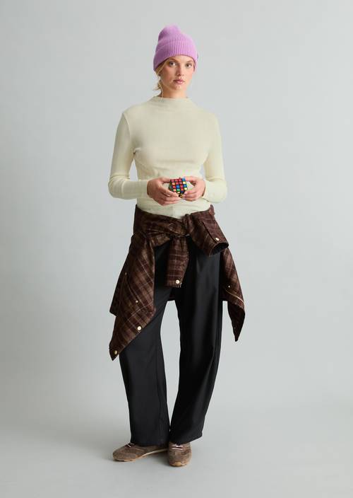Ripp-Longsleeve slim White Blush in Frontalansicht