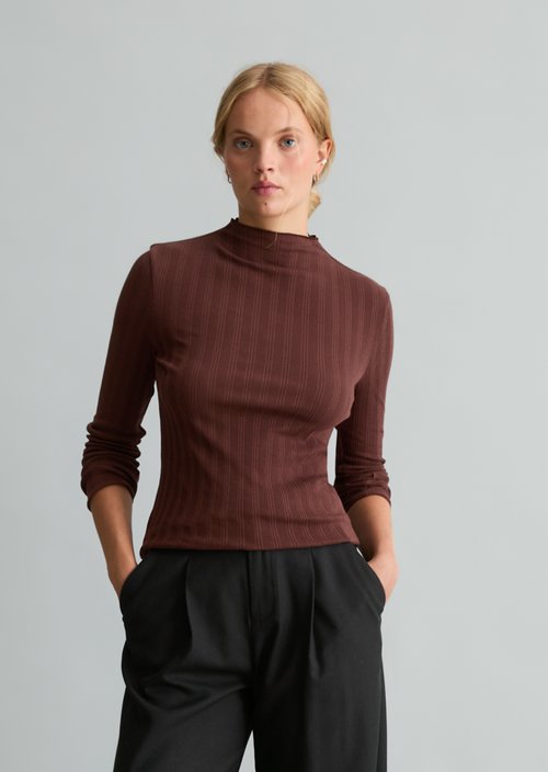 Slim-Fit Ribbed Long-Sleeve Shirt — Espresso Brown