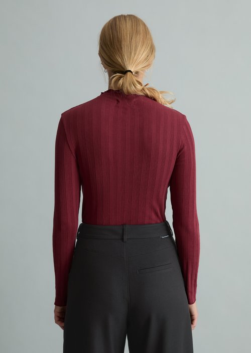 Slim-Fit Ribbed Long-Sleeve Shirt — Deep Burgundy