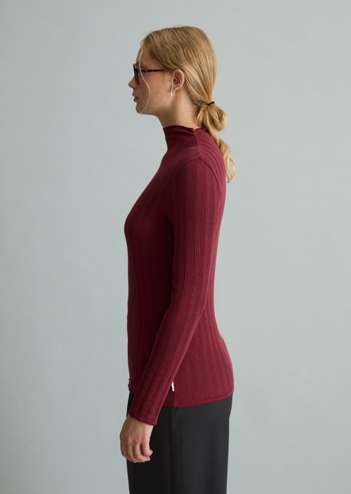 Slim-Fit Ribbed Long-Sleeve Shirt — Deep Burgundy