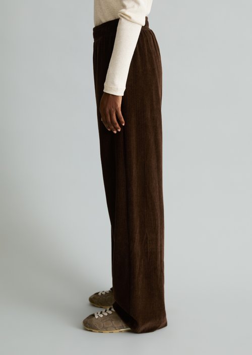 Relaxed-Fit Corded Sweatpants — Espresso Brown