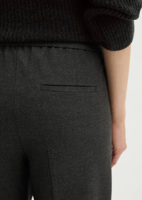 Pull-on-Glencheck-Hose relaxed Dark Grey in Detailansicht