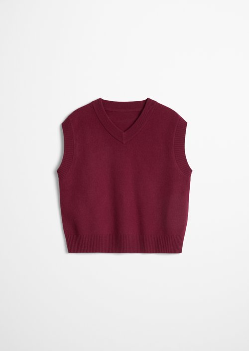 Regular-Fit Sleeveless Sweater — Deep Burgundy