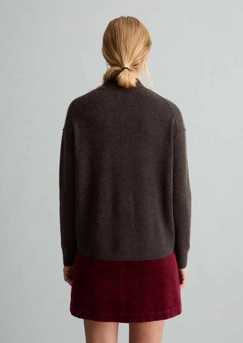 Regular-Fit Merino Turtleneck — Espresso Brown