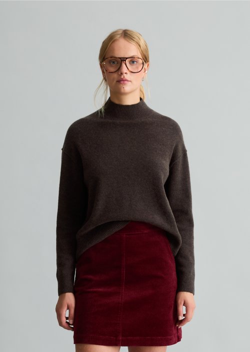 Regular-Fit Merino Turtleneck — Espresso Brown