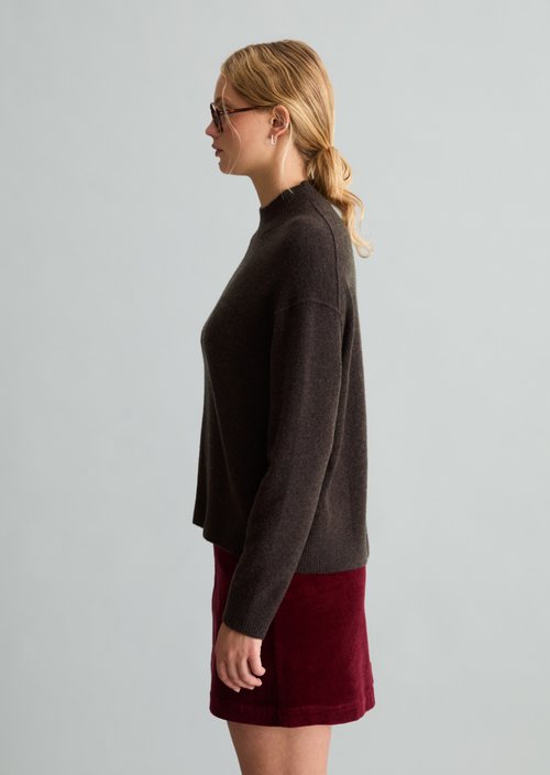 Regular-Fit Merino Turtleneck — Espresso Brown