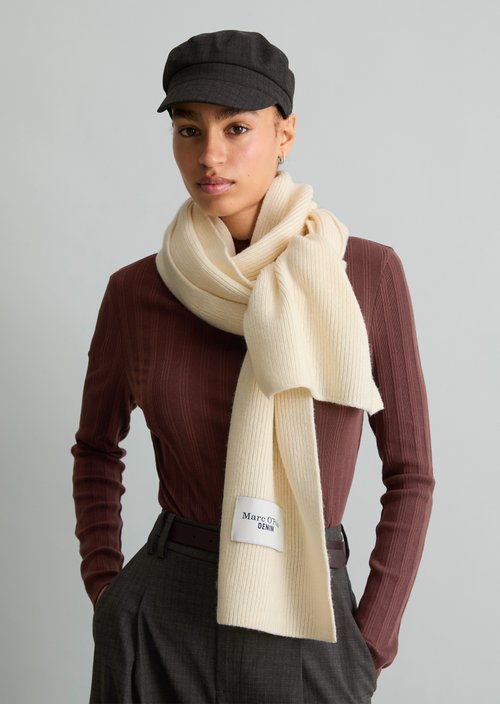 Strickschal — White Blush