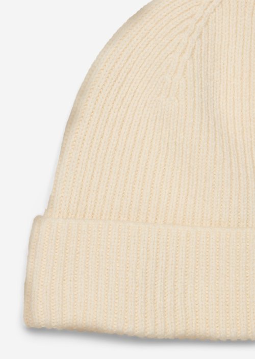 Knitted hat — White Blush
