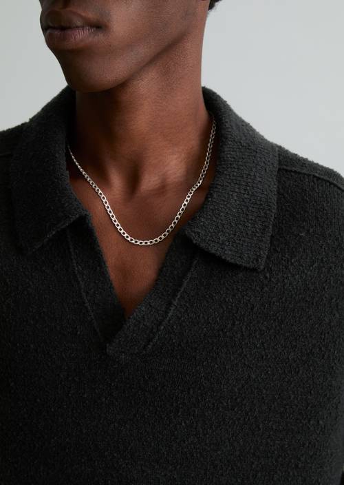 Pull bouclé coupe classique Black en vue détaillée