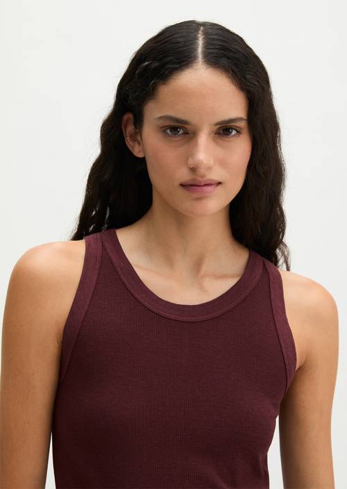 Ripp-Tanktop slim Black Cherry in Frontalansicht