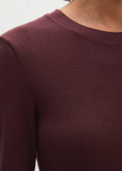 T-shirt long à côtes slim Black Cherry en vue détaillée
