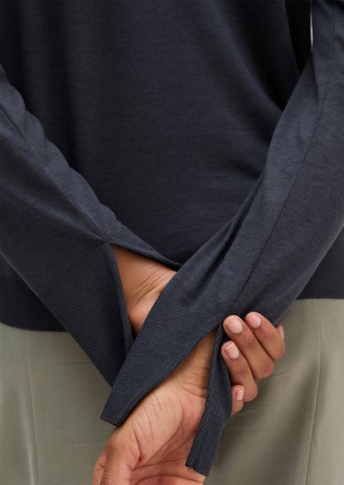 Luxury-Longsleeve relaxed Maritime Blue in Detailansicht