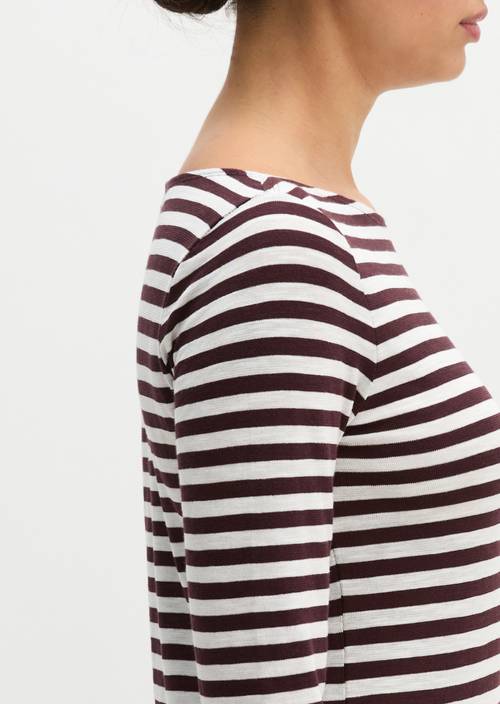 T-shirt long rayé regular Dark Red en vue détaillée