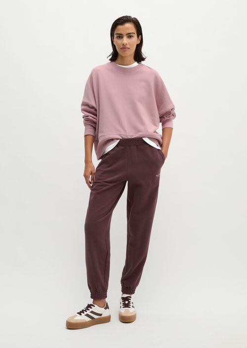 Regular-Fit Sweatpants — Black Cherry