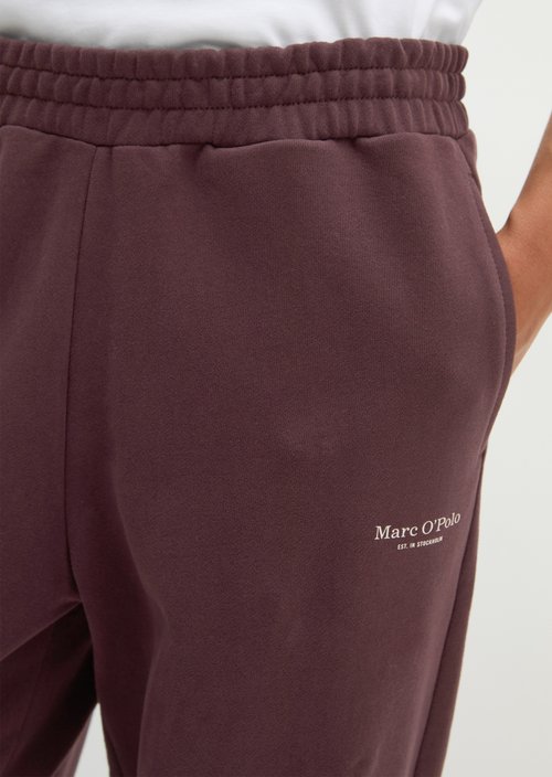 Regular-Fit Sweatpants — Black Cherry