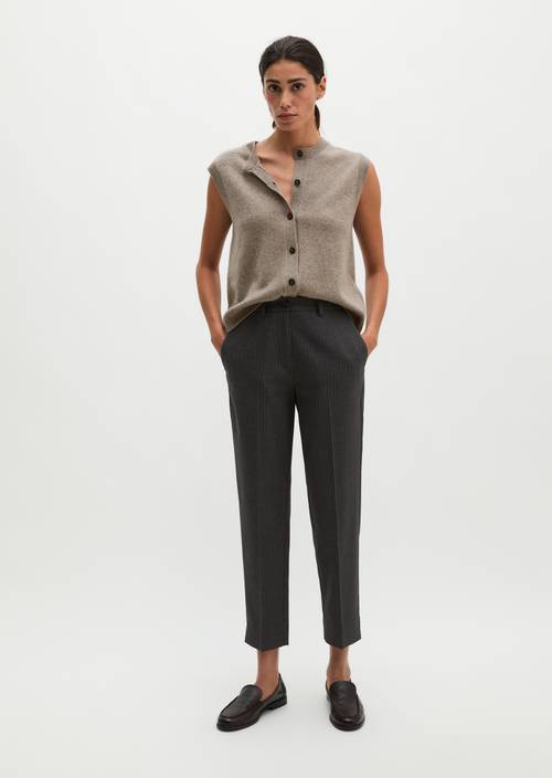 Hose Model Malin slim Dark Grey in Frontalansicht