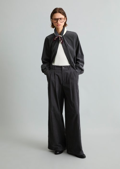 Wide-Leg Pleated Corduroy Pants — Light Graphite