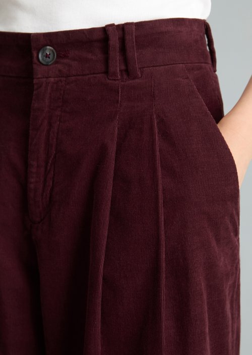 Wide-Leg Pleated Corduroy Pants — Mahagony Jam