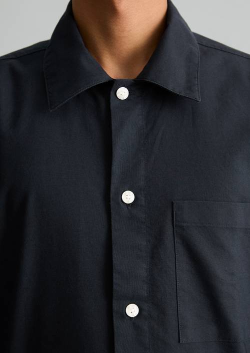 Boxy Oxford Shirt Dark Blue in detail view