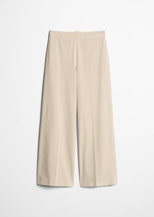 Samthose Model Margo wide Linen Beige in freigestellter Ansicht ohne Model