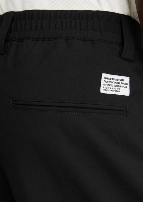 Pantalon modèle Lars regular Black en vue détaillée
